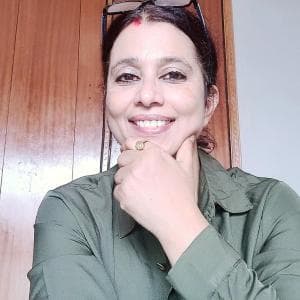 Anuja Shukla Online chemistry teacher