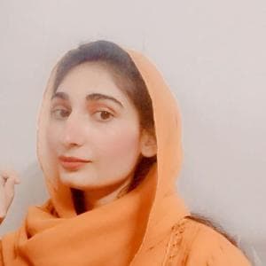Sana Saghir Teaching chemistry, Physics and biology