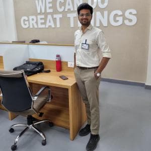Anubhav sharma Physics Faculty for IIT- JEE & NEET