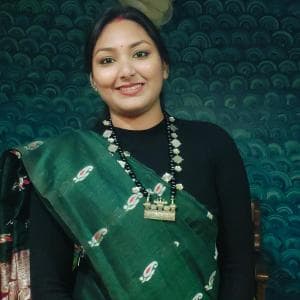 Spriha Mitra Science teacher, able to teach online and offline.