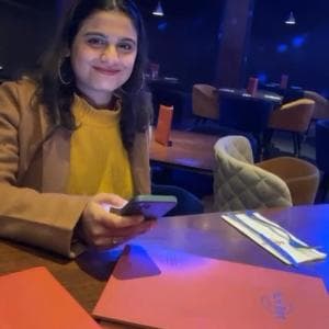 Simran Vinaik Senior Biology Teacher