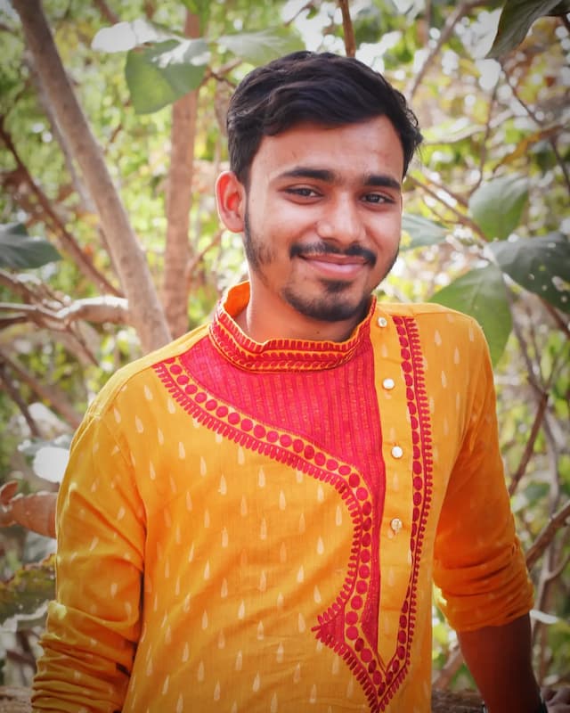 Gunjan paramanik Biology, english, bangali