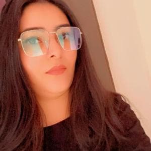 Avneet Kaur Online